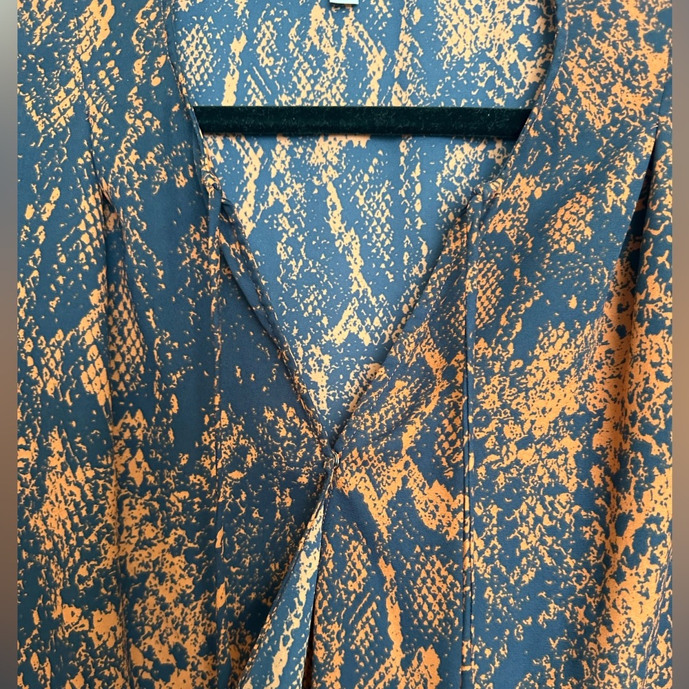 Cabi Womans Blouse Python Snake Print Top Blue Or… - image 4